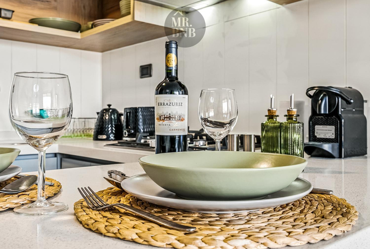 Food & Drinks, Padre Mariano Apartments by Mr BnB, Santiago