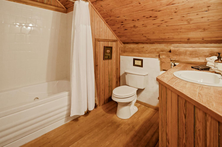 Bathroom, AB Butler- Both Suites, Gillespie