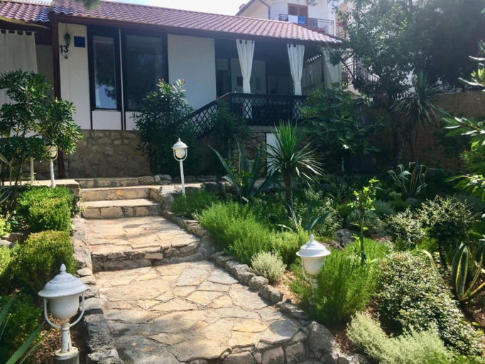 Exterior & Views 2, Beach House - 2m From Beach, Starigrad