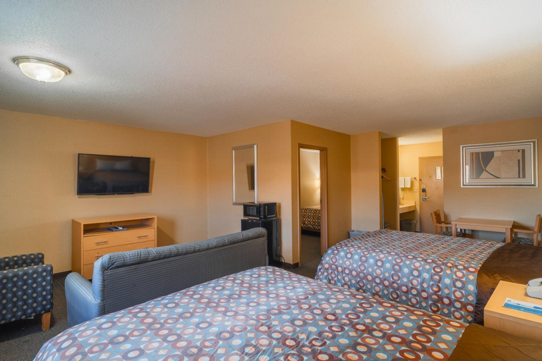 Bedroom 2, Rodeway Inn Blair, Washington