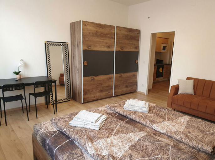 Interior, 15-min to Center, Budget-Friendly 1BR Apartment, Wien
