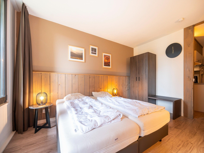 Room 4, Romantic Apartment in Hambachtal Holiday Park, Birkenfeld