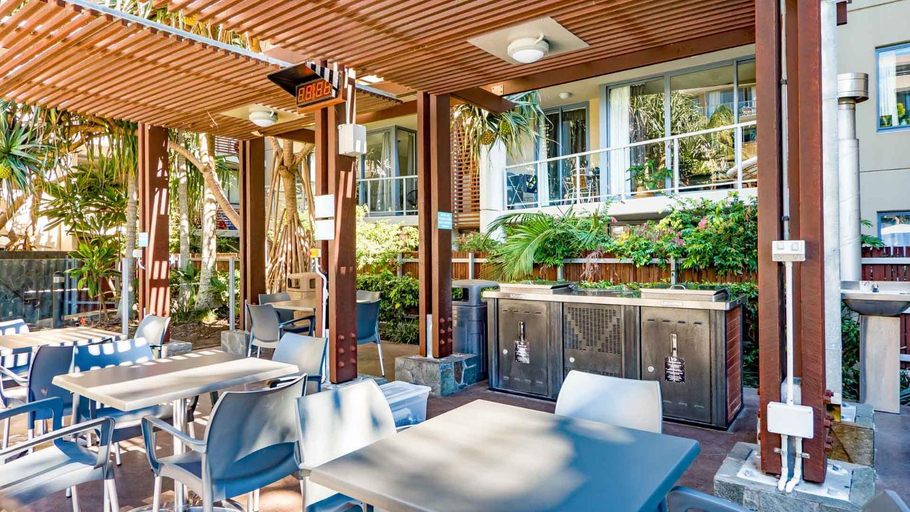 Food & Drinks 5, Swell Apartments - Hosted by Burleigh Letting, Gold Coast