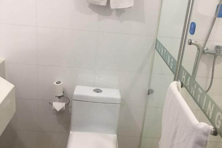 Bathroom 3, Hanting Hotel (Shanghai Caojing Industrial Park), Shanghai