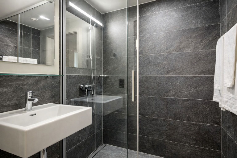 Bathroom 3, SWISSPEAK Resorts by Pierre & Vacances Premium Meiringen, Oberhasli