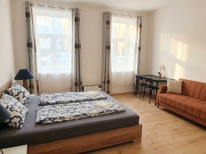 View from room, Only 15 Min to Center - Comfortable 1BR Apartment with TV & WIFI, Wien