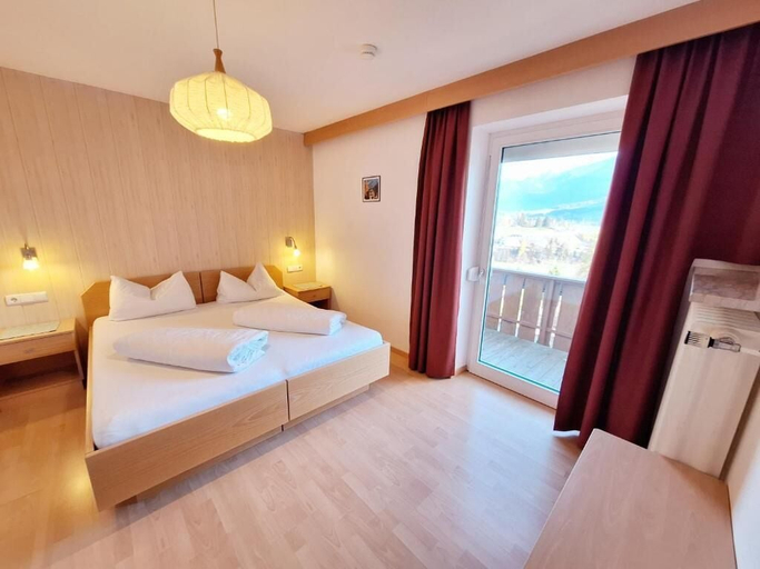 Bedroom 5, Hotel Pörnbacher, Bolzano