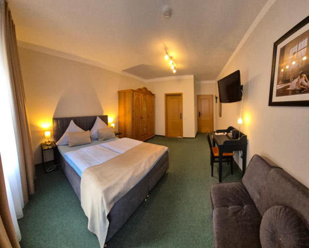 Bedroom 4, Hotel Restaurant Wolfsschlucht GmbH, Euskirchen