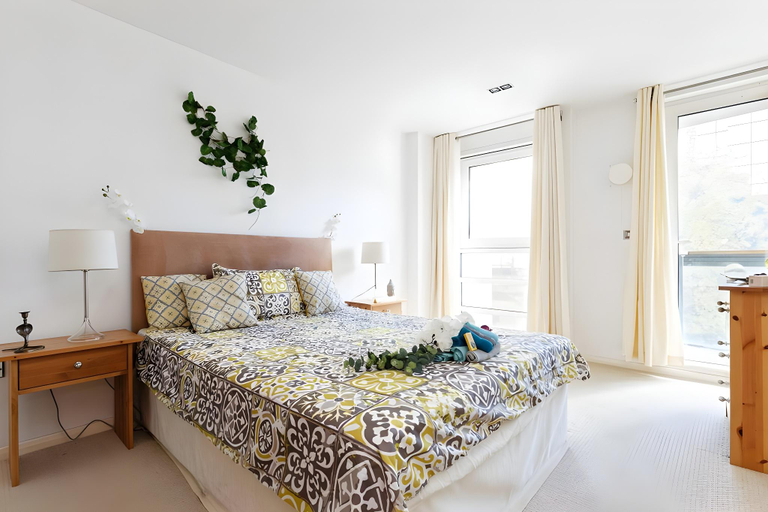 Bedroom, Modern One Bedroom City Tower - Canary Wharf, London