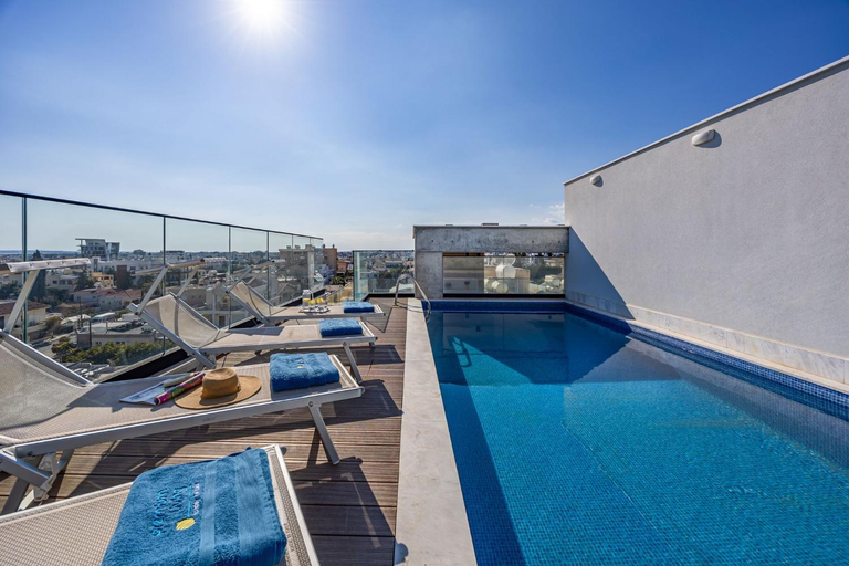 Swimming pool 3, Piliou Premium Apartments