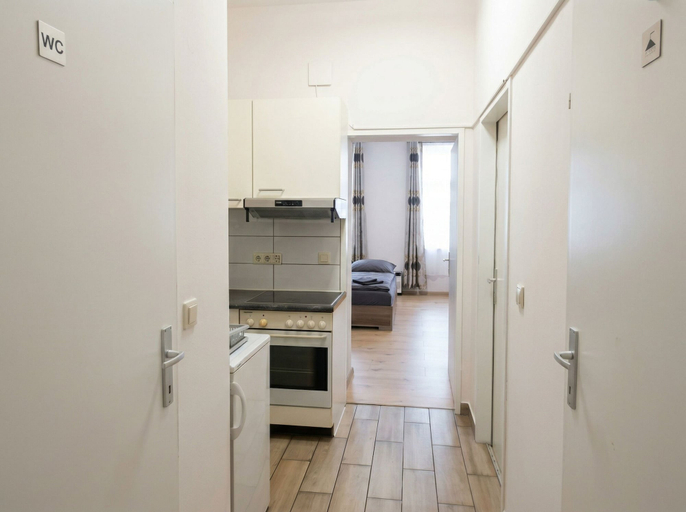 Exterior, Only 15 Min to Center - Comfortable 1BR Apartment with TV & WIFI, Wien