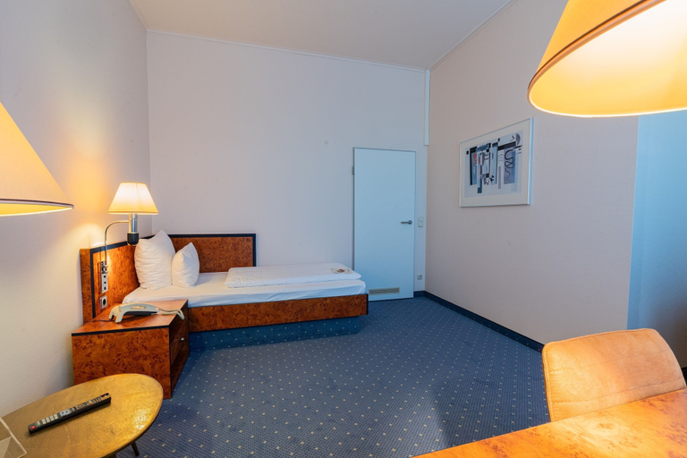 Bedroom 3, Hotel Arkadia, Hochtaunuskreis