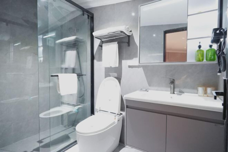 Bathroom 3, Huayi Business Hotel, Jieyang