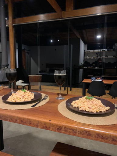 Food & Drinks 3, Shangri-la Chales, Paraisópolis