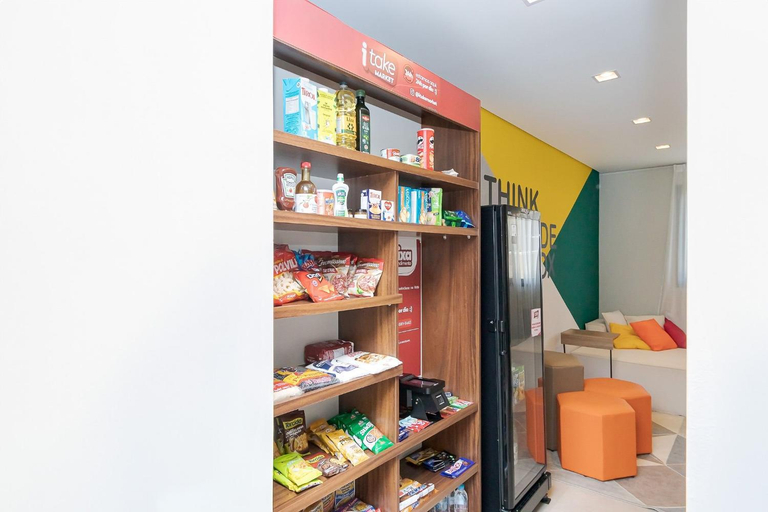 Food & Drinks, One House – Academia, Piscina e Coworking | Gonzaga Stays, Curitiba