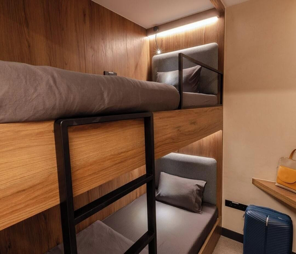 Bedroom 2, Sleepover - Lima Airport, the only in-terminal sleep pods, Callao