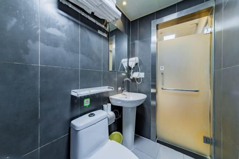 Bathroom 3, Super 8 Hotel (Beijing Metro Station), Beijing