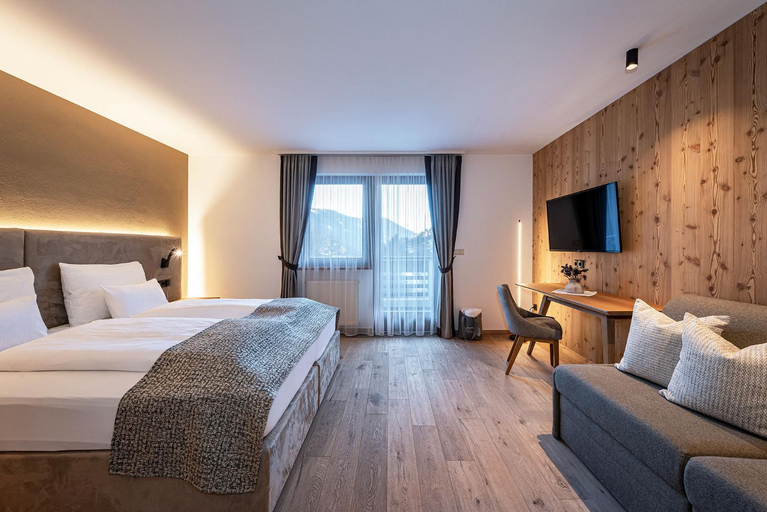 Bedroom 3, Hotel Dosses, Bolzano