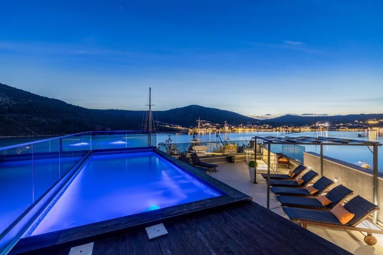 Sport & Beauty 2, Beachfront luxury villa Vinisce, Marina