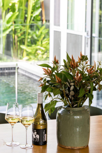 Food & Drinks, Belongil Sails, Byron