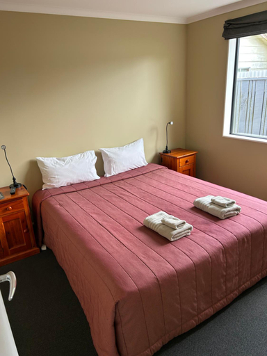 Bedroom 3, Woodbourne Tavern and Motel, Marlborough