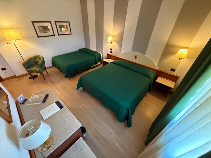 Bedroom 4, Hotel Le Ville, Lucca
