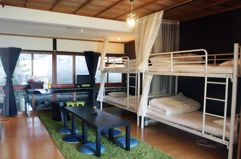 Bedroom 2, Bamboo Village Guest House, Naoshima