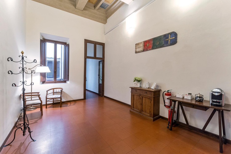 Others 5, UNYCA- Elegant En-suite "Santa Croce", Florence