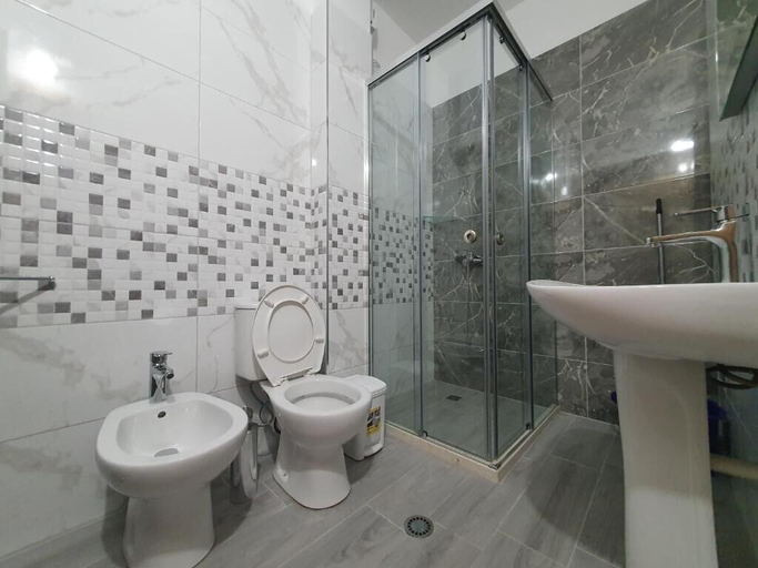 Bathroom 3, Seaview Apartments, Vlorës
