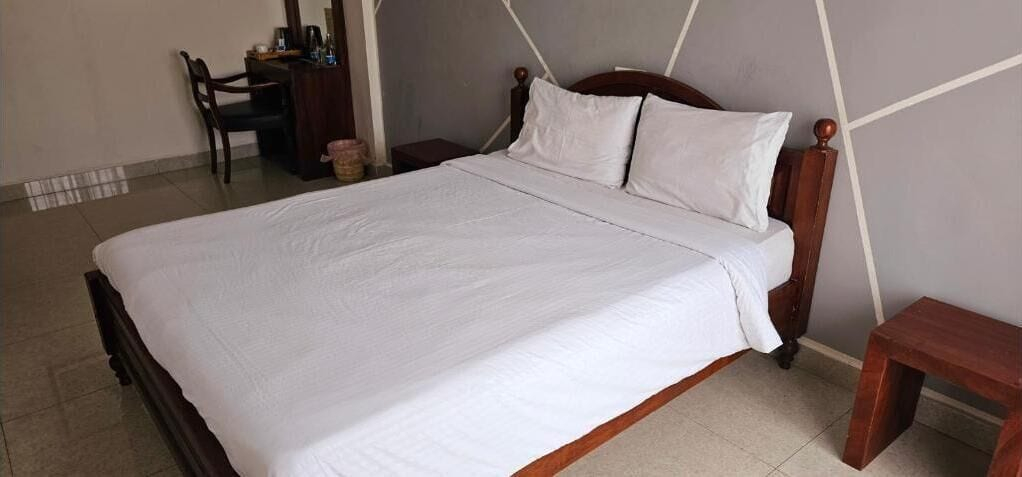 Room 5, The Lion Pub & Hotel, Dehiwala-Mount Lavinia