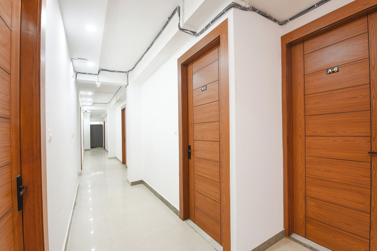Lobby 5, Fabhotel Royal Palace Peera Garhi, Delhi