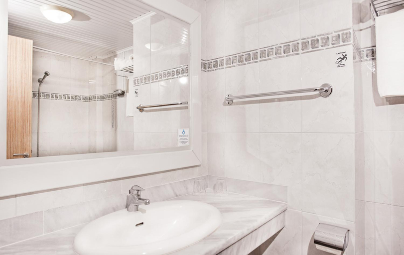 Bathroom 5, Atlantis Hotel, South Aegean