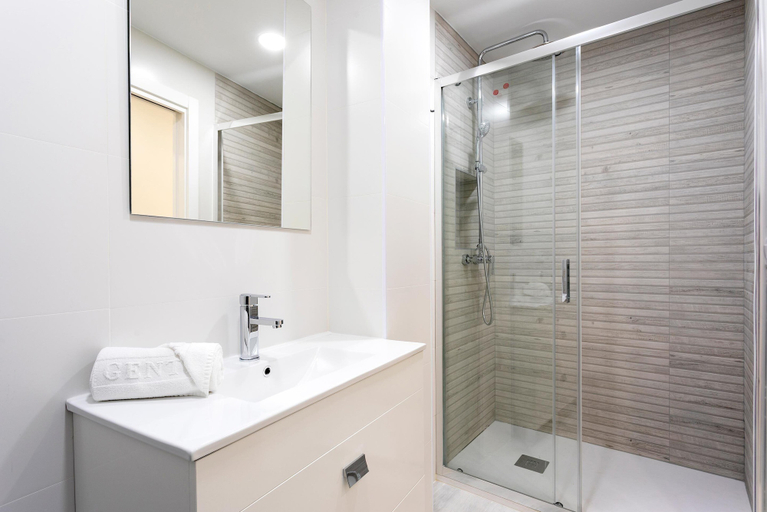 Bathroom 4, Cozy 2bd Apartment in Seville. Conde de Ibarra IV, Sevilla