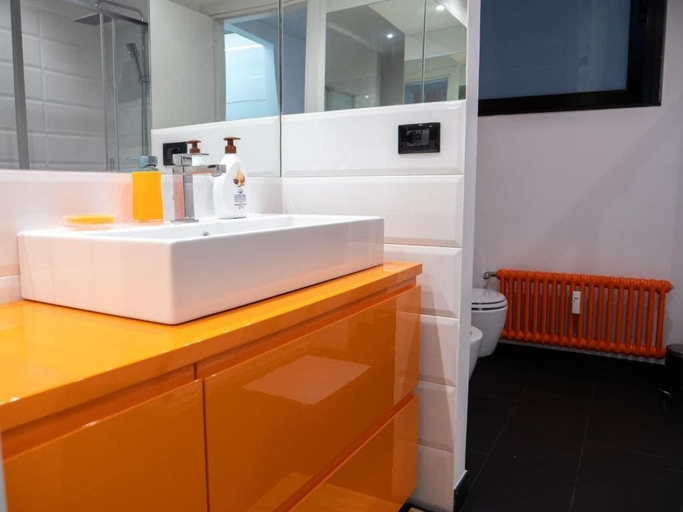 Bathroom 5, Conca D'oro Colors - Metro & WI-FI, Rome
