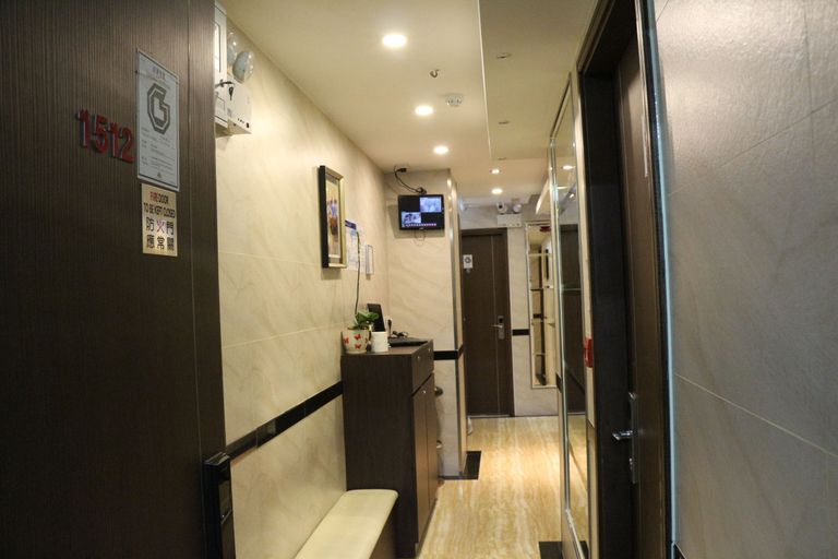 Others 4, New Oriental Hotel, Kowloon
