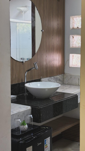 Bathroom, Aytyaram, Maraú