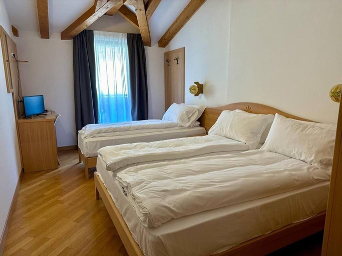 Room 4, HC HOTEL GARNI ROOM AND APARTMENT, Trento