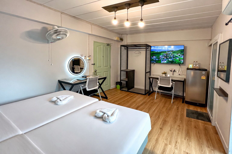 Bedroom 2, T.U.B. Mansion, Pak Kret