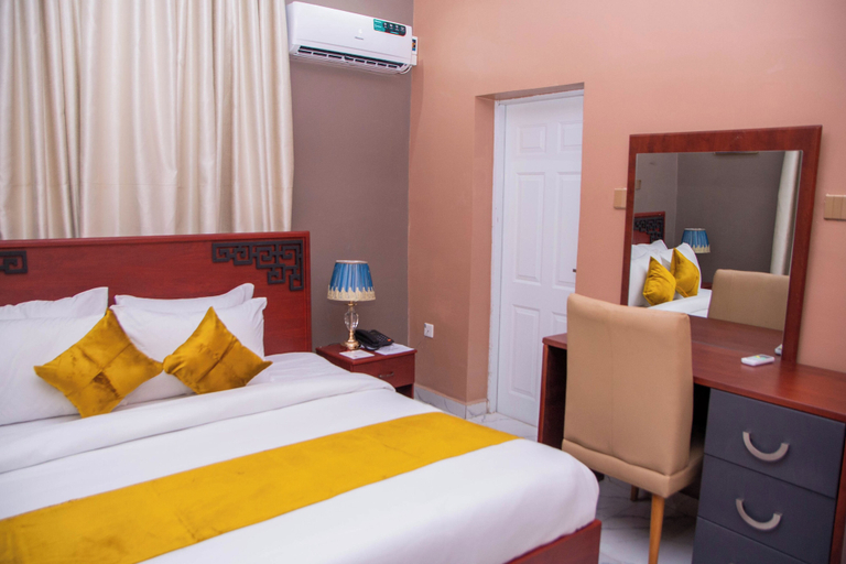 Room 3, Daystar Luxury Homes and Suites, Oshimili South