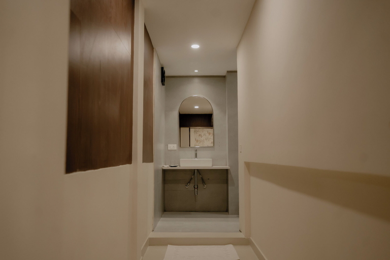Bathroom 4, Hotel Eagle Empire, South Goa