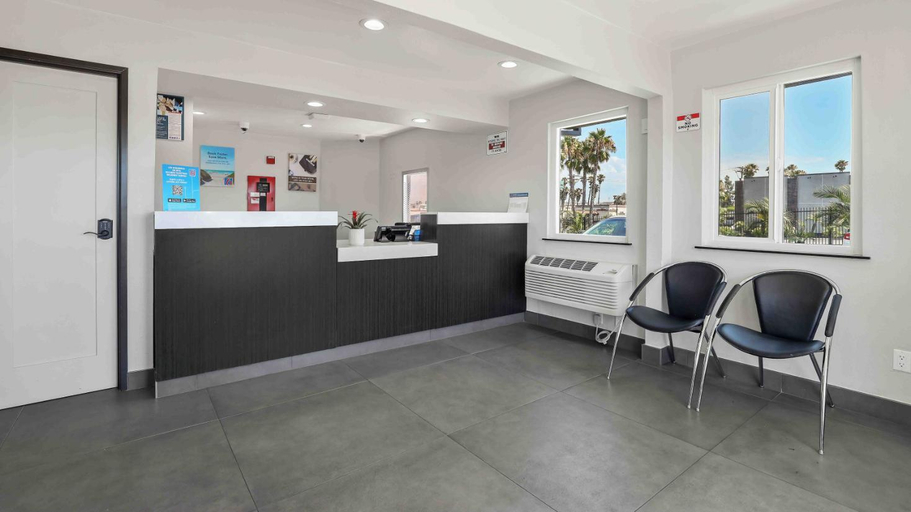 Public Area 2, Studio 6 Suites Escondido, CA, San Diego