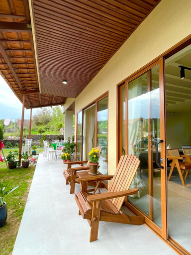 Garden 4, Tram Seven Retreat House, Ganh Da Dia, Tuy An