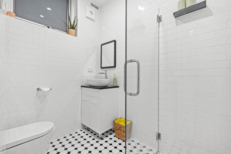 Bathroom 2, Industrial Central Apartment - Shop 8, Fremantle