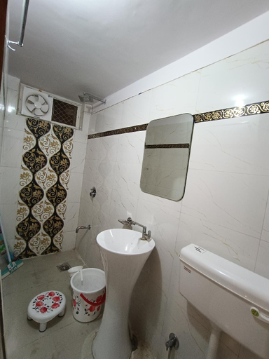 Bathroom 3, Haveli Rajwada Palace, Bundi