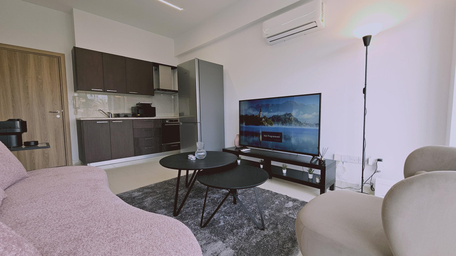 Room 2, 104 NIC - 102 Stay Cosmo City Suite