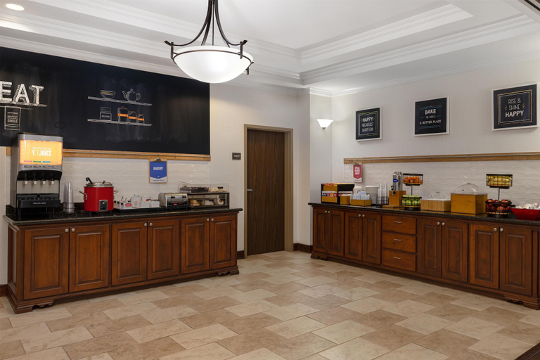 Food & Drinks 5, Hampton Inn Siloam Springs, Benton