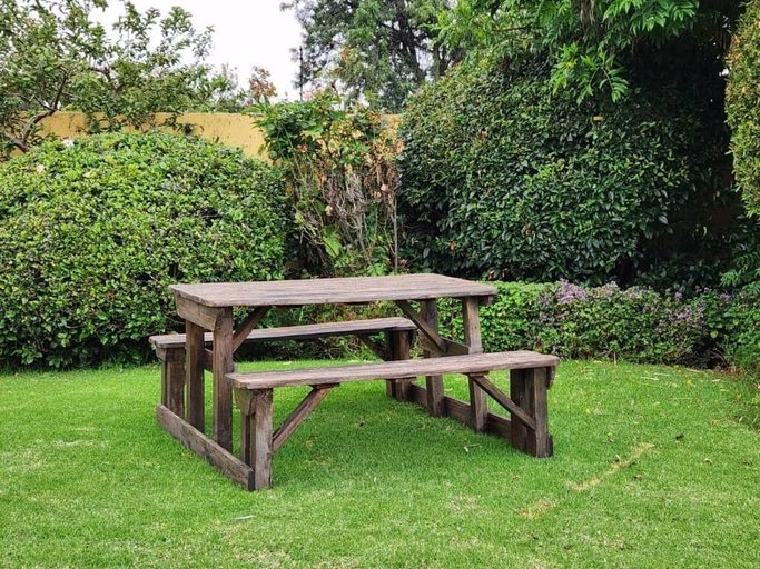 Outdoor dining, Fairland Luxury Apartments, City of Johannesburg