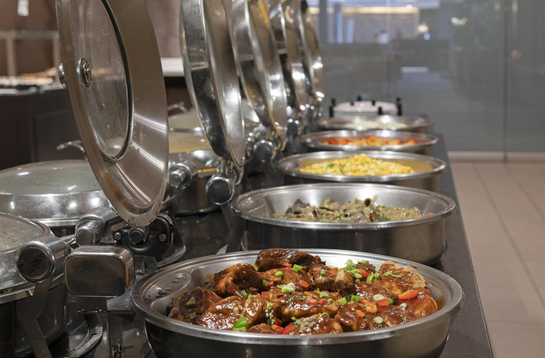 Food & Drinks 5, DoubleTree by Hilton Hotel West Edmonton, Division No. 11