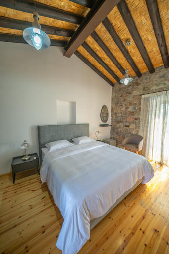 Bedroom 2, Farmakas Living
