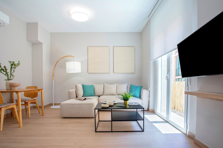 Living area 3, Nice apt With Terrace in Malaga. Trinidad Grund B, Málaga